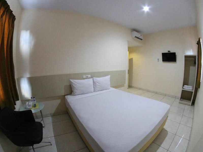 Daya Hotel Makassar Extérieur photo